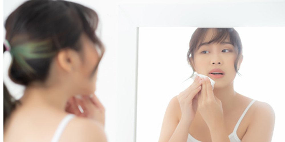 The Best Blotting Papers for Oily Skin