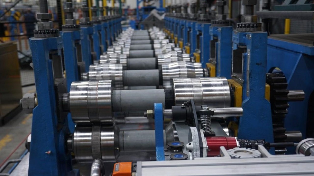Revolutionizing Roll-Up Door Production: The Efficiency of Roll-Up Door Forming Machines